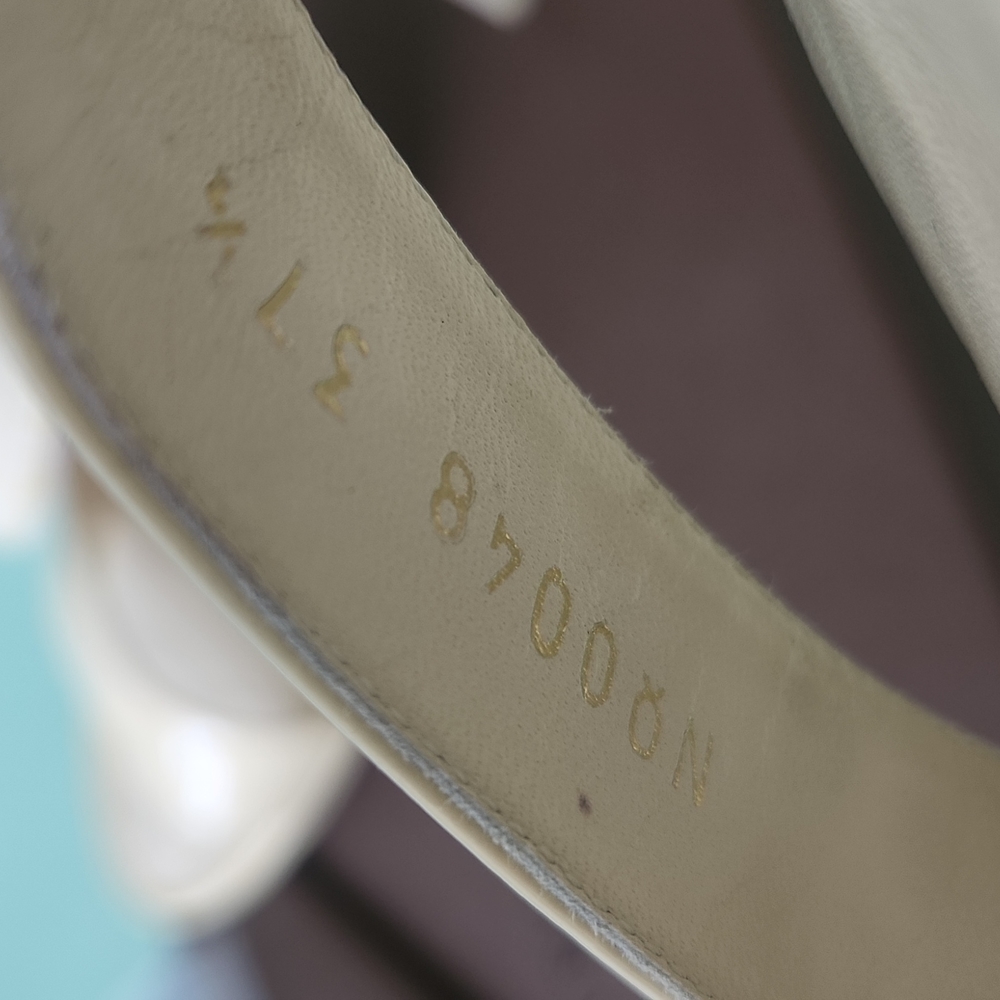Louis Vuitton sandals. Size 37.5. Ivory color. - Picture 4 of 12